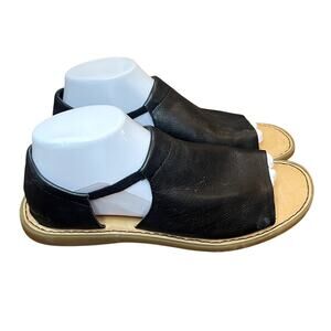 Born Cove Modern Black Leather Sandals Womens 9 Comfort Slide Peep Toe